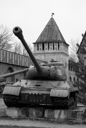 A picture of a military tank.
